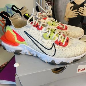 Cream and orange Nike sneakers size 4